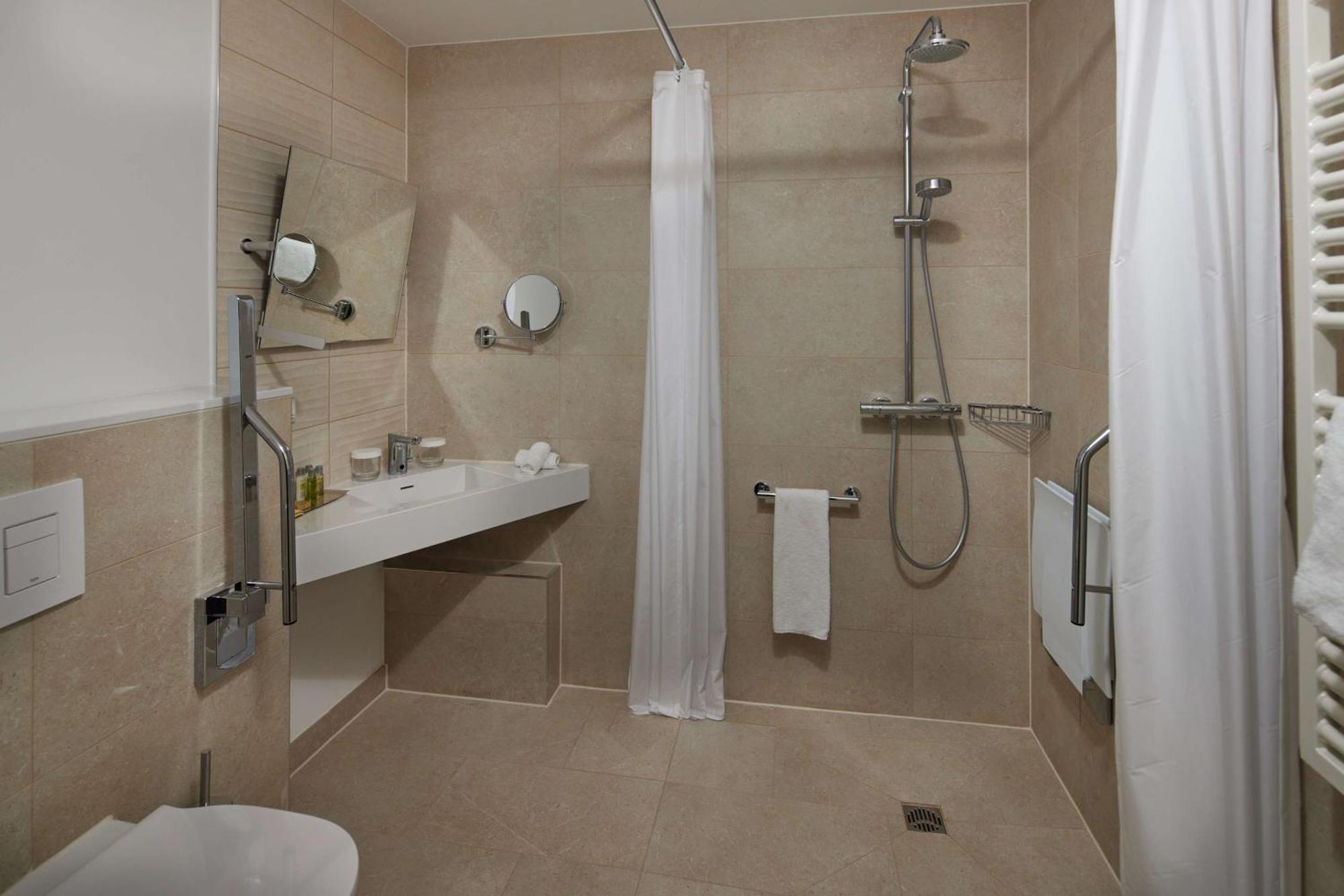 Hotel Doubletree By Hilton Schweizerhof