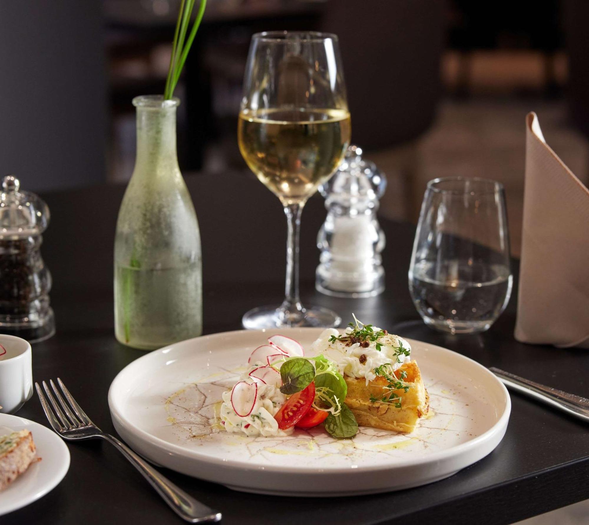 Hotel Doubletree By Hilton Schweizerhof 4*