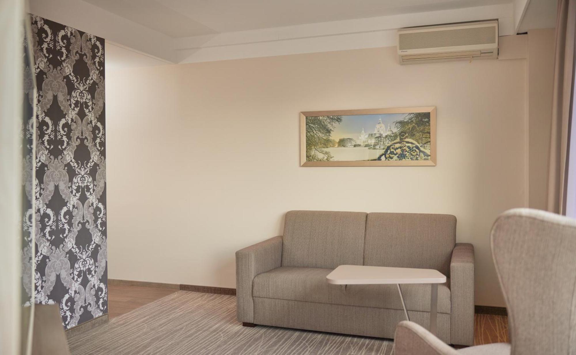Doubletree By Hilton Schweizerhof Hotel 4*